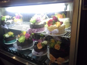 Extraordinary Desserts, cake case
