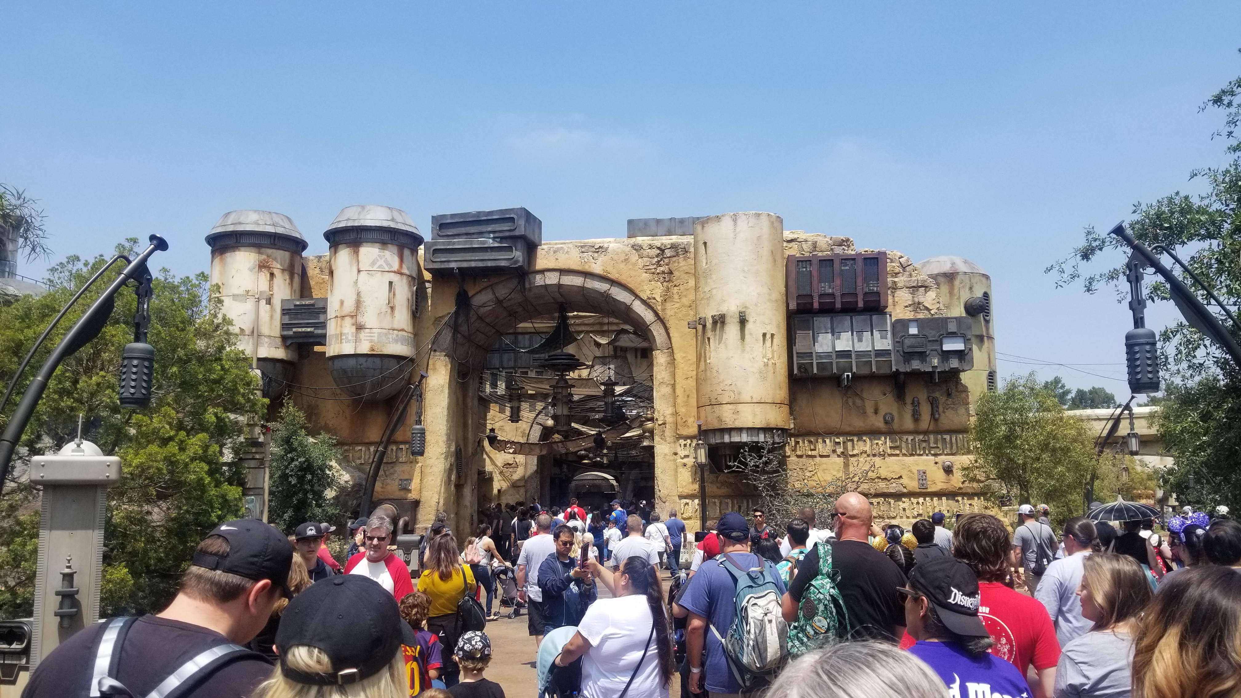 galaxy's edge batuu first look
