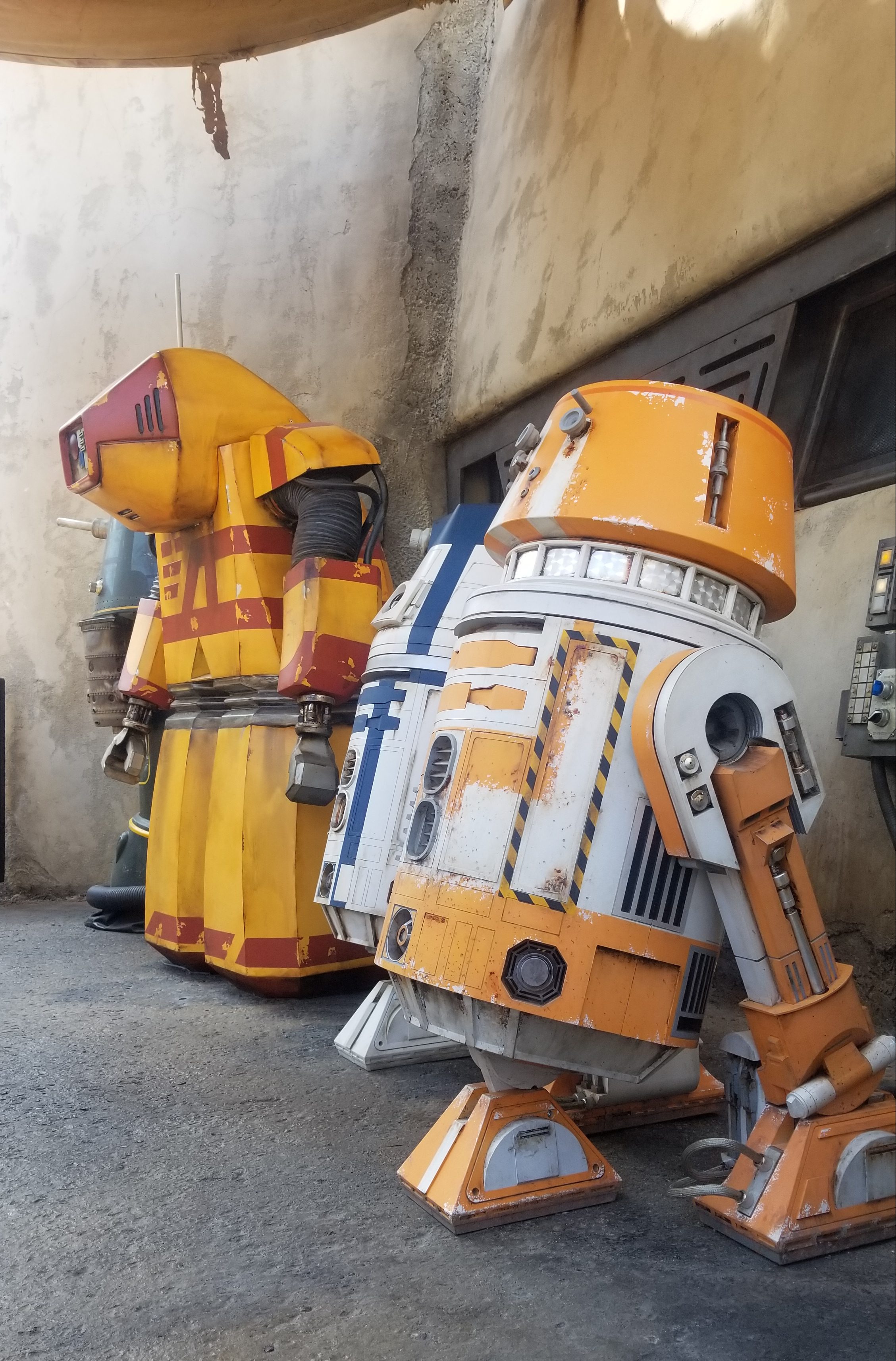 galaxy's edge batuu droids