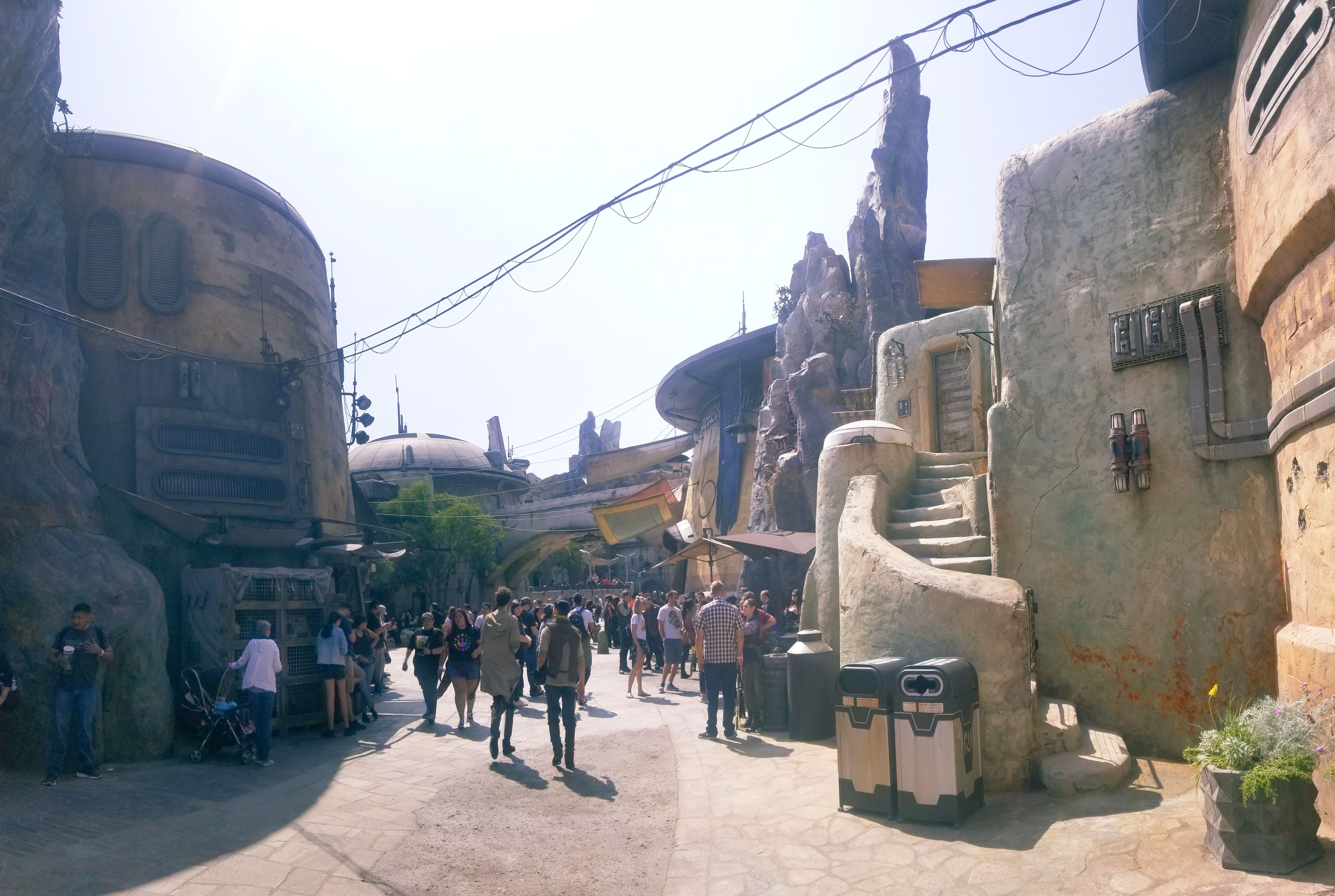 galaxy's edge batuu back of market